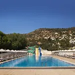 Voyage Hotel
