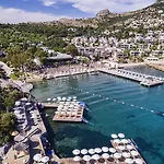 Voyage Hotel Golturkbuku